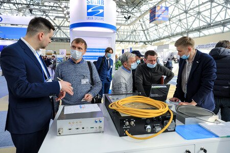 выставка лазер ллс.jpg