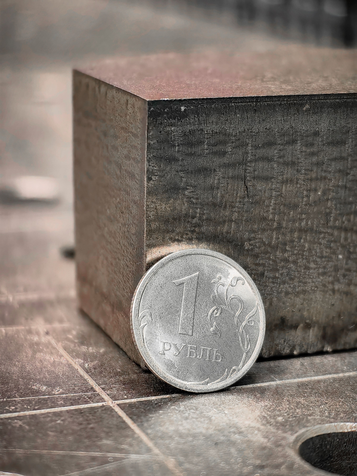 Станок лазерной резки со сменным рабочим столом и защитной кабиной SMART PRO 1-6 кВт