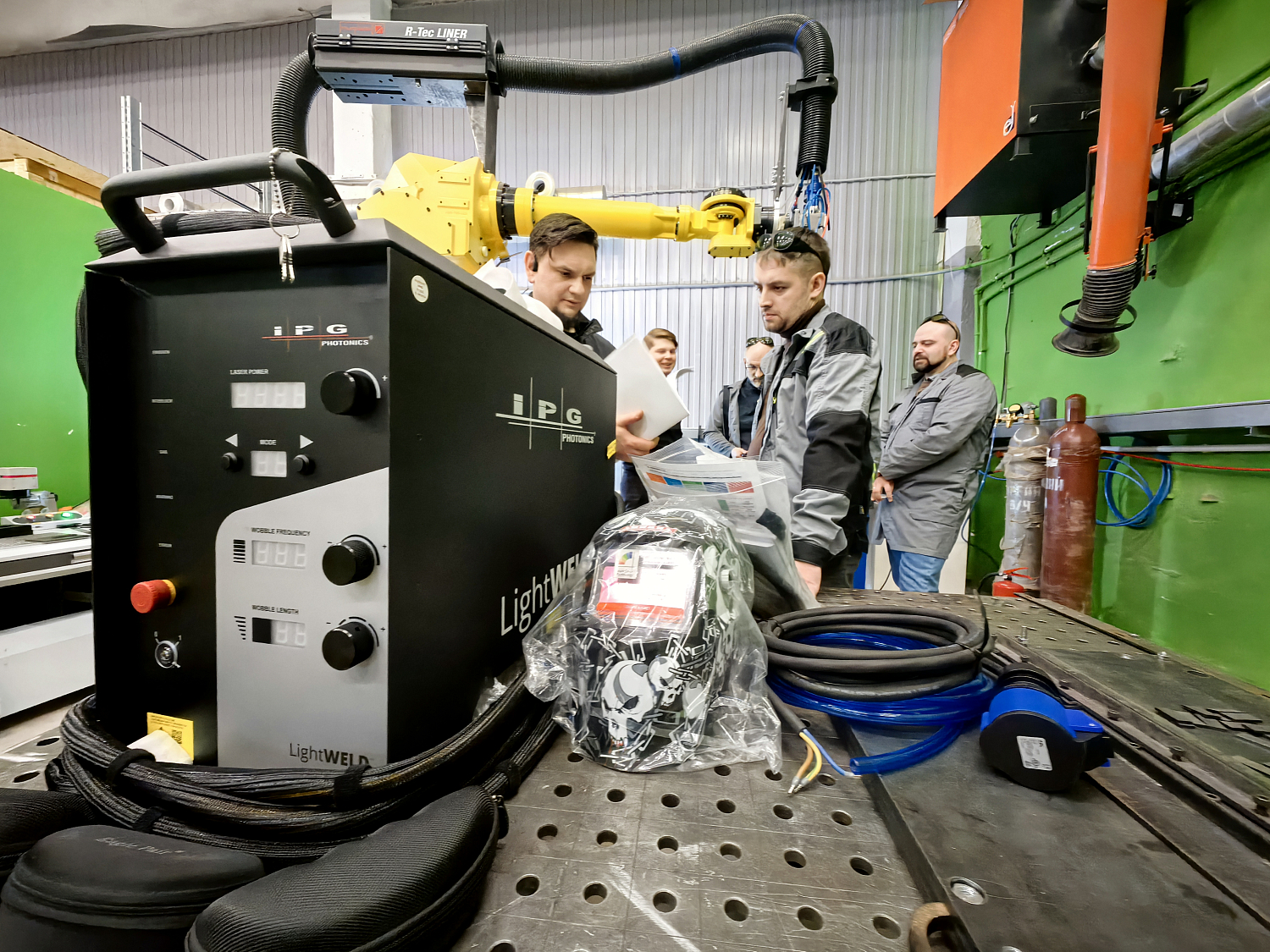 Поставка и внедрение системы ручной лазерной сварки LightWELD 1500